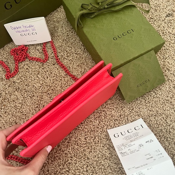 Gucci Marmont Wallet on a Chain. Carried once, perfect condition. - Picture 3 of 4